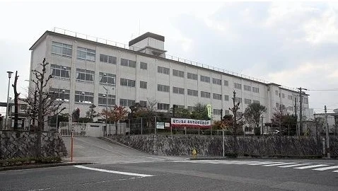 毘沙門台小学校まで1900m