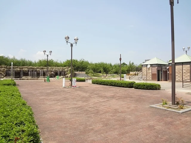 桜づつみ公園まで800m