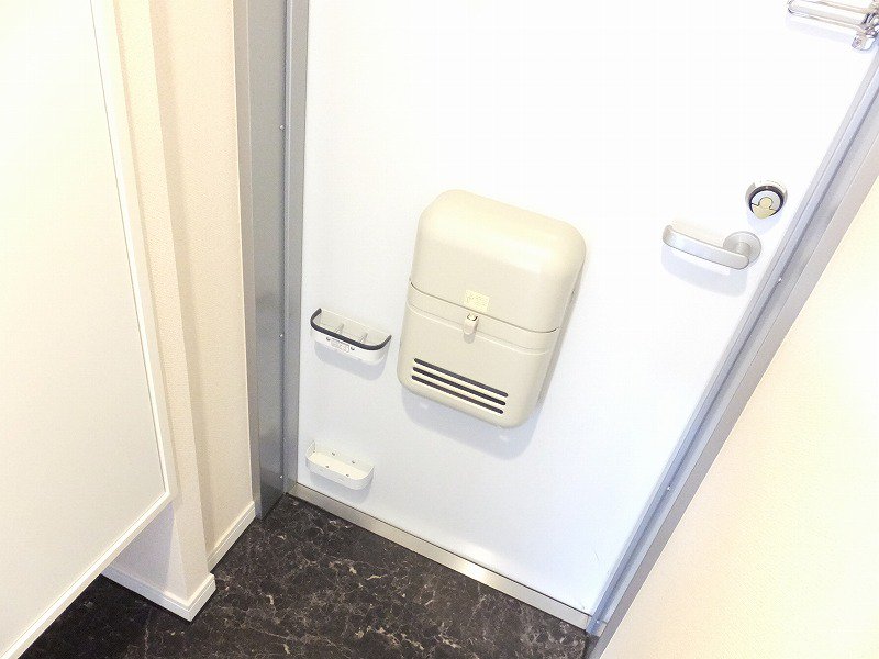 ありそうでなかった傘立てスペースをご用意致しました。