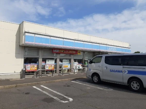 ローソン黒石花園町店まで1300m