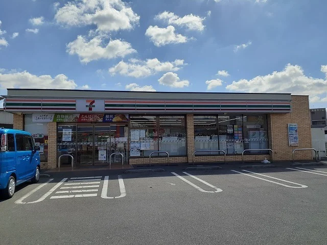 セブンイレブン簗瀬中央店まで230m