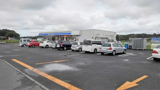 ローソンまで1300m