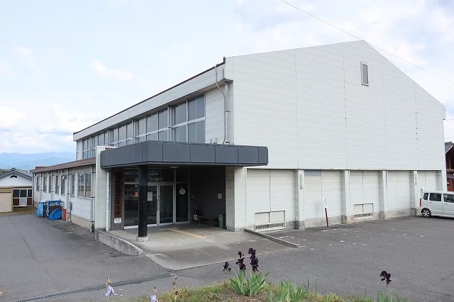 切石体育館まで350m