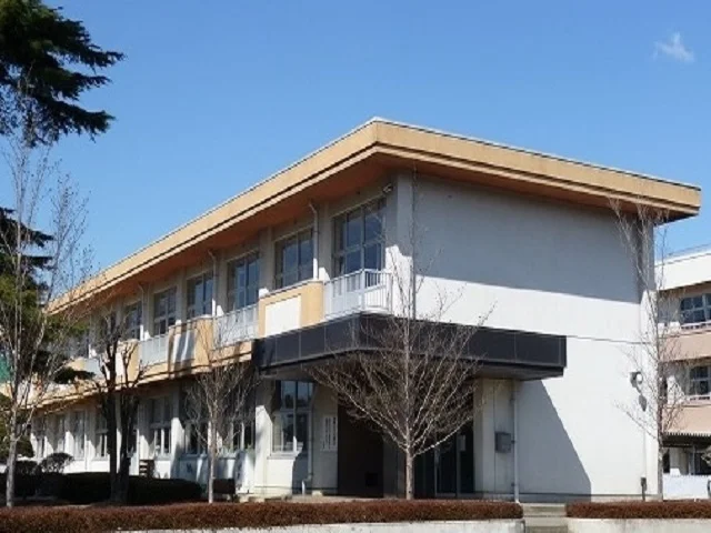 真岡市立中村小学校まで1660m