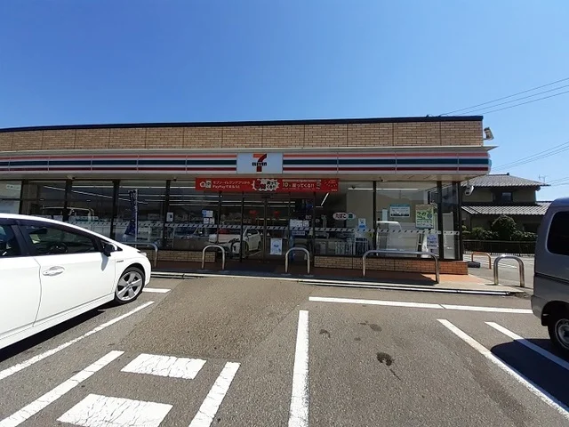 セブン-イレブン 村上久保多町まで1100m