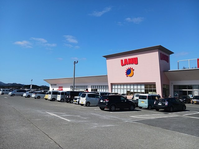 ラ・ムー篠山店様まで1300m