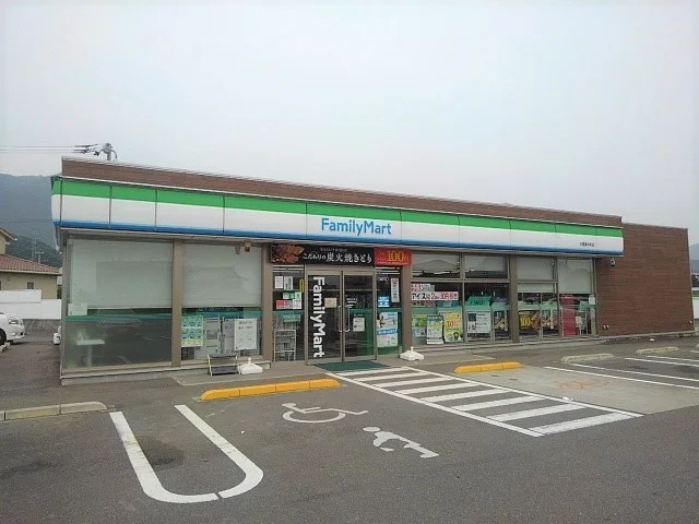 ファミリーマート三豊豊中町店まで1000m