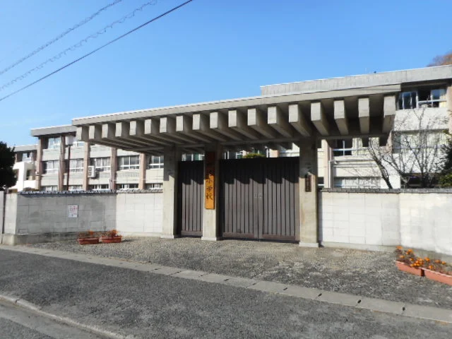 神辺小学校まで550m