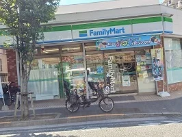 ファミリーマートまで400m