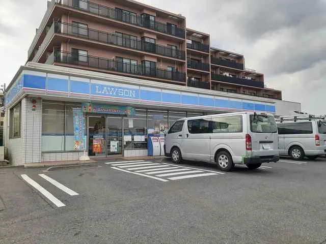 ローソン船橋西船六丁目店まで795m