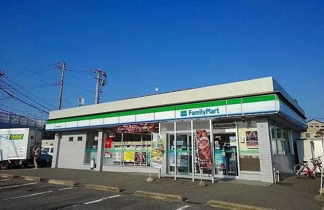 ファミリマート 秋田高校前店まで550m