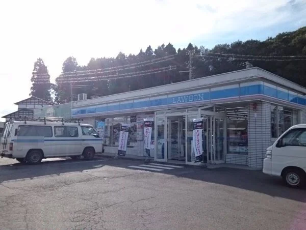 ローソン　角館岩瀬店まで400m