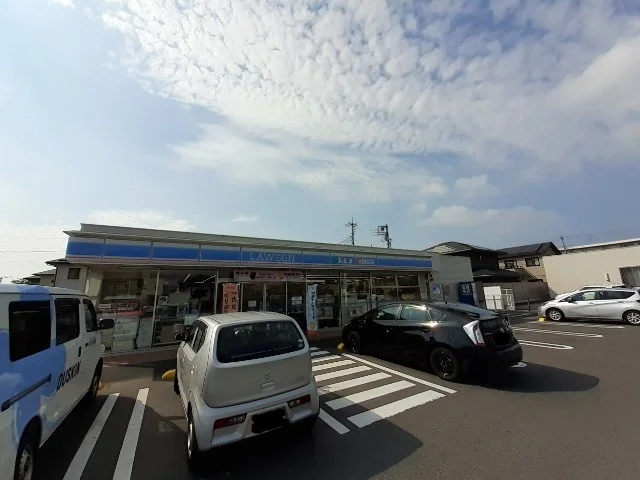 ローソン前橋青葉町店まで210m