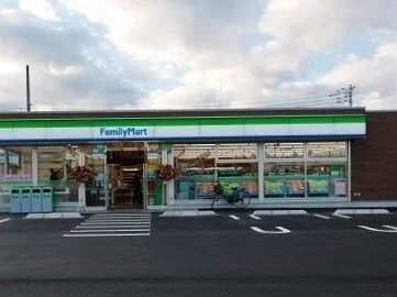 ファミリーマート上尾上平公園南まで740m