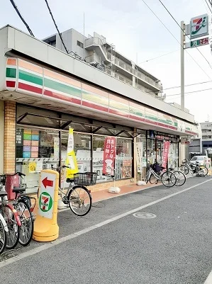セブンイレブン高島平1丁目西店まで122m