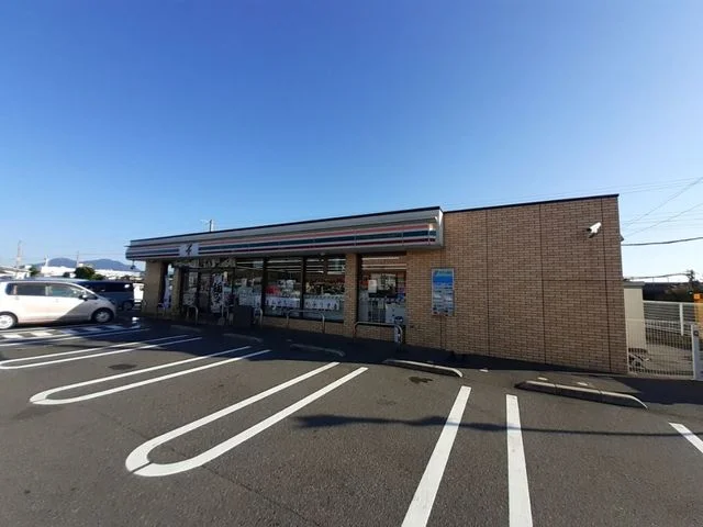 セブンイレブンまで1400m