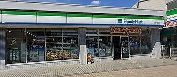 ファミリーマート 飯能駅南口店まで700m
