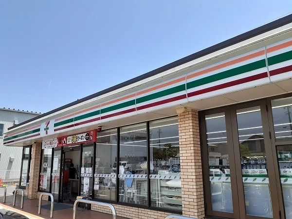 セブンイレブン中旭が丘１丁目店まで240m