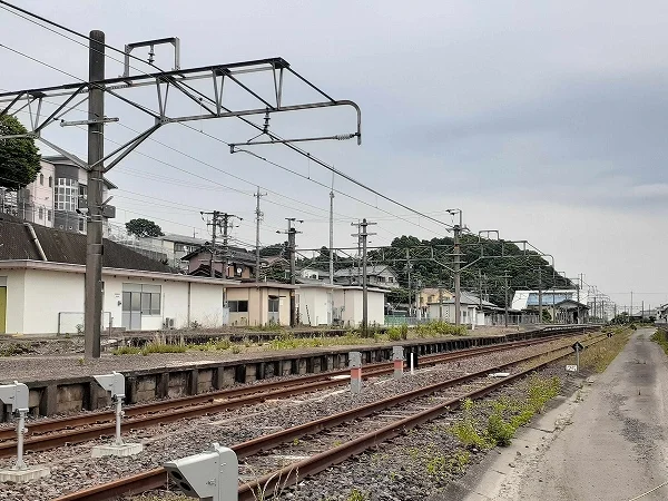 関西本線加佐登駅まで600m