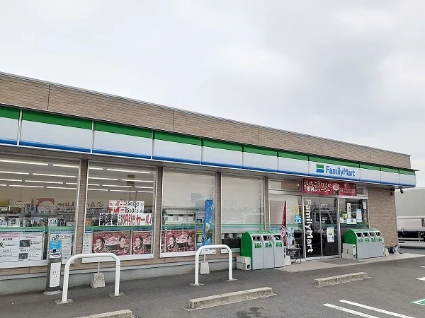 ファミリーマート　鈴鹿庄野町店まで1100m