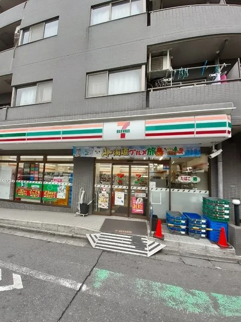 セブン-イレブン渋谷笹塚東店まで290m