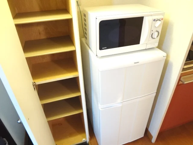 電子レンジ・冷蔵庫・シューズボックス