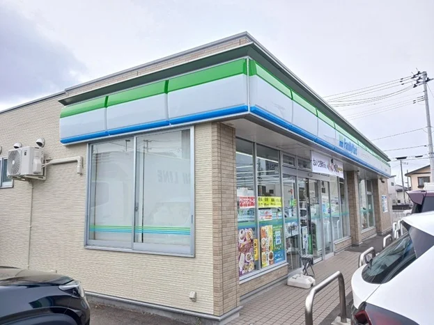 ファミリーマート荒井東店まで2100m