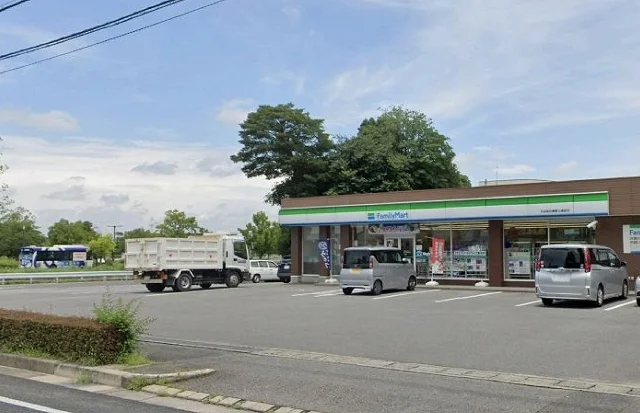ファミリーマート運動公園前まで260m