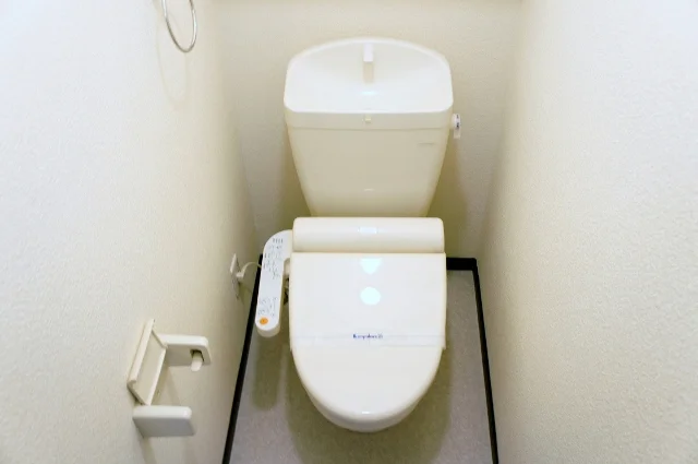 バス・トイレ独立タイプ♪ウォシュレット付きトイレです♪