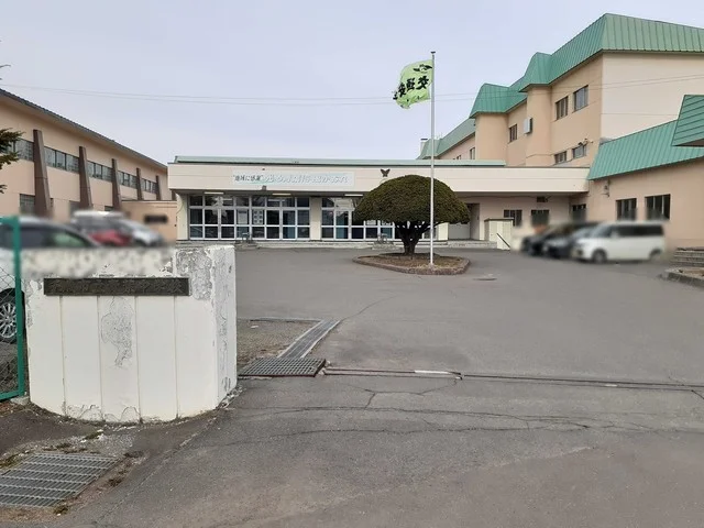 千歳市立青葉中学校まで1000m