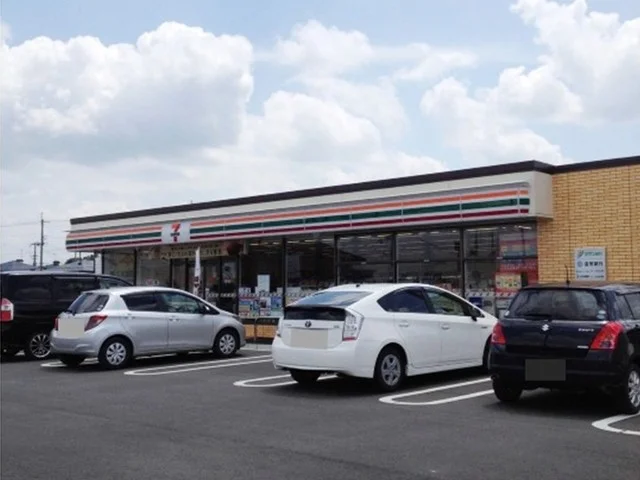 セブンイレブン甲南町新治店まで220m