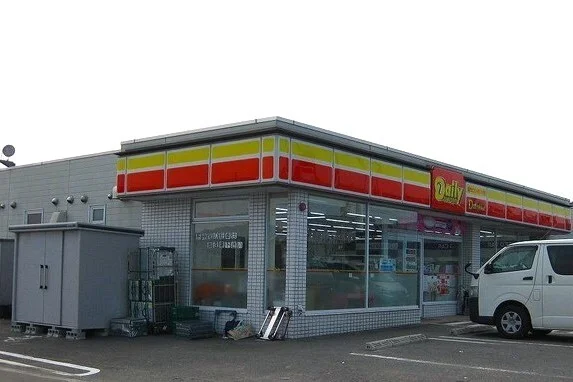 デイリーヤマザキ和歌山手平店様まで400m