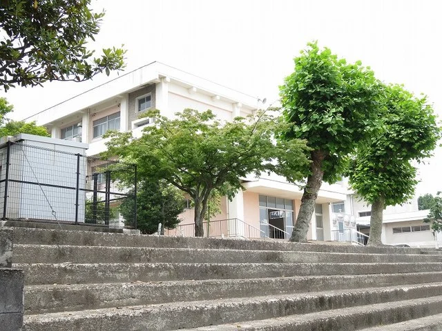別府市立鶴見小学校まで400m