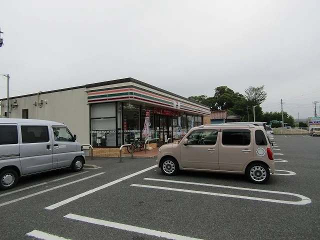 セブンイレブン新小轡店まで1100m