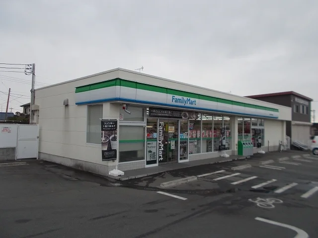 ファミリーマート万野原店まで600m