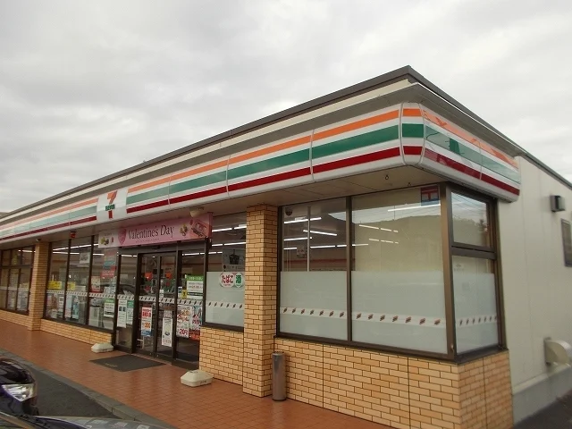 セブンイレブン　松岡西店まで700m
