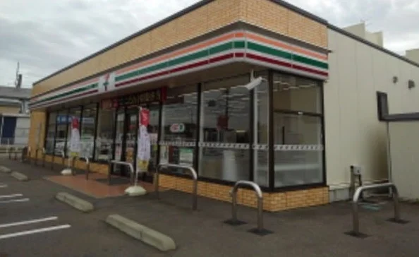 セブンイレブン白根親和町店まで550m
