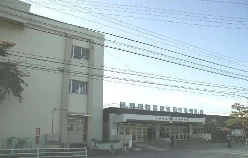 三条小学校まで800m