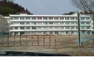 川俣町立川俣中学校まで2000m