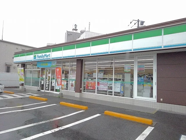ファミリーマート昭和国母店まで750m