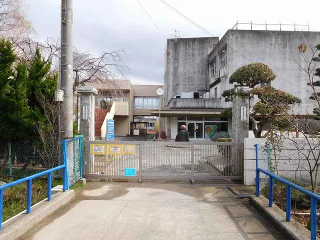 吉浜小学校まで170m