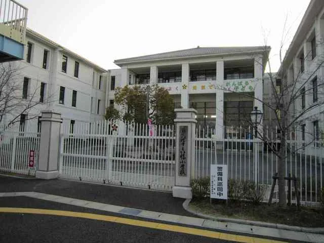 近江八幡市立八幡小学校まで1370m