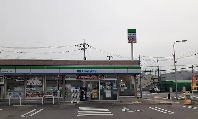 ファミリーマート様まで400m