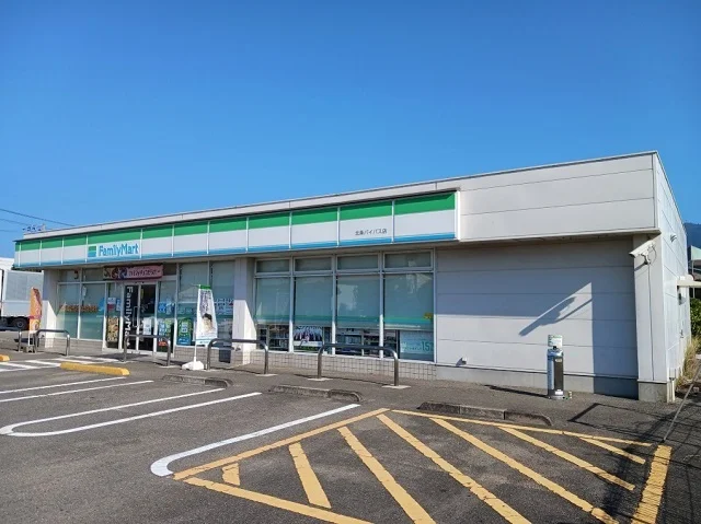 ファミリーマートバイパス店様まで650m