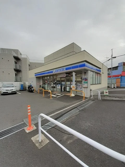 ローソンまで262m
