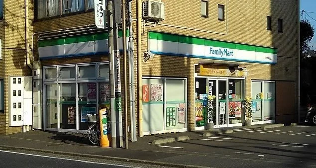 ファミリーマート横須賀衣笠店まで113m