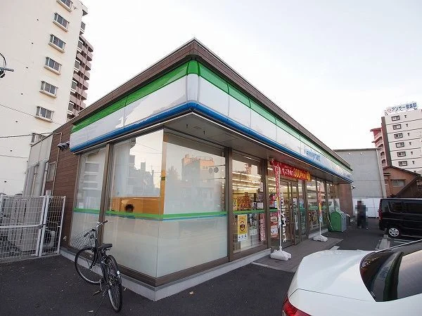 ファミマ小倉北三萩野１丁目店まで210m