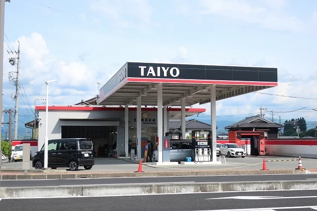 ガソリンスタンドまで450m
