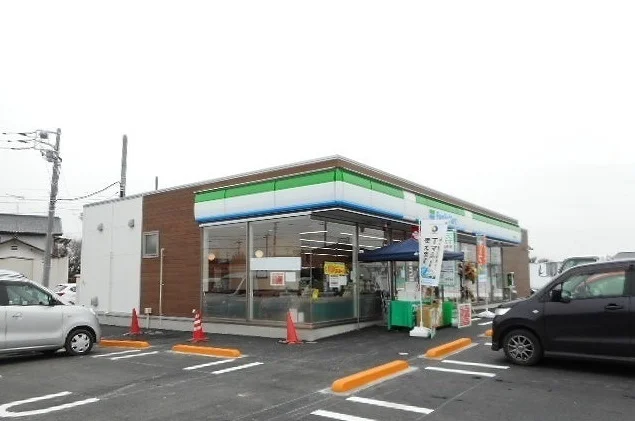 ファミリーマート真岡長田店まで800m