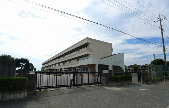 伊勢崎市立あずま北小学校まで1100m